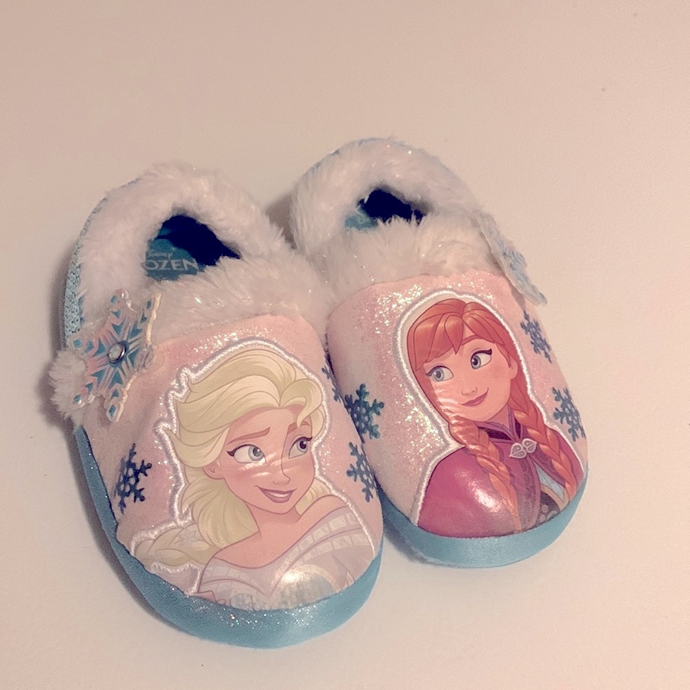 Frozen Slippers